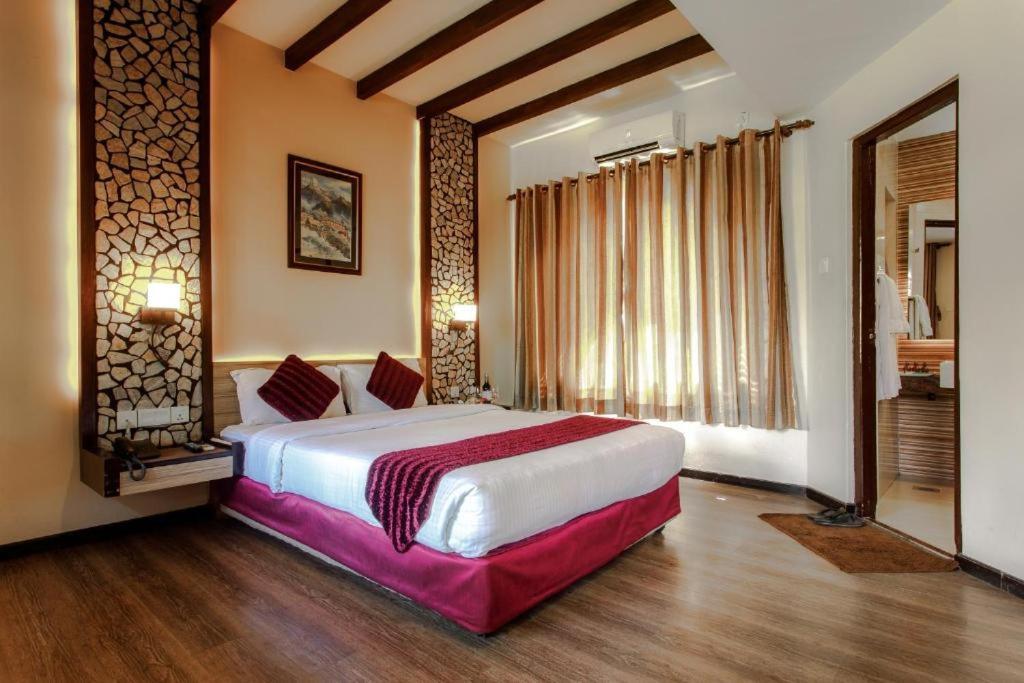 The Lakeside Retreat By Ime Hospitality Pvt Ltd Pokhara Bagian luar foto